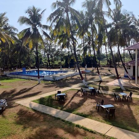 White House Beach Resort, Nagaon 외부 사진