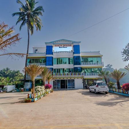 White House Beach Resort, Nagaon 외부 사진