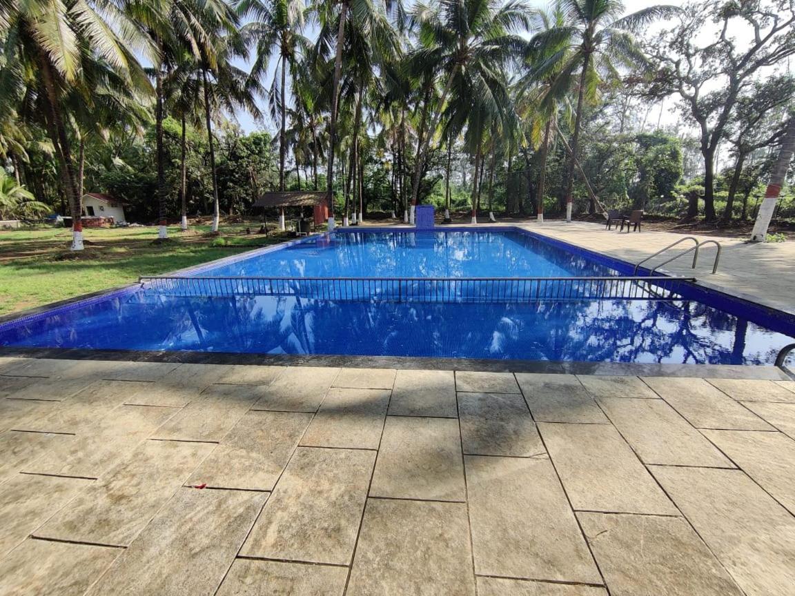 White House Beach Resort, Nagaon 외부 사진