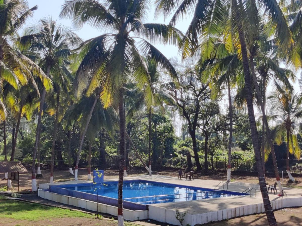 White House Beach Resort, Nagaon 외부 사진