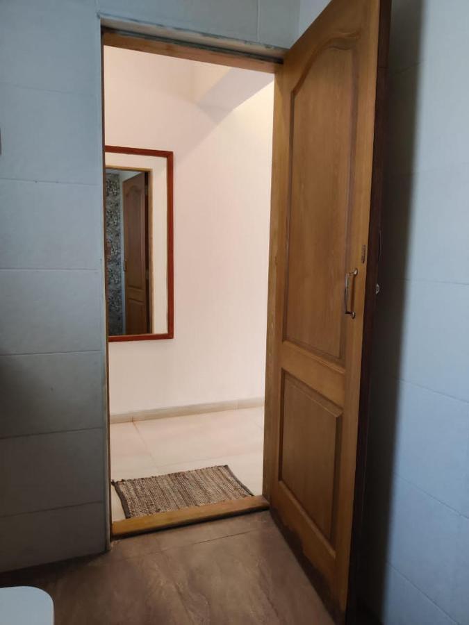 White House Beach Resort, Nagaon 외부 사진