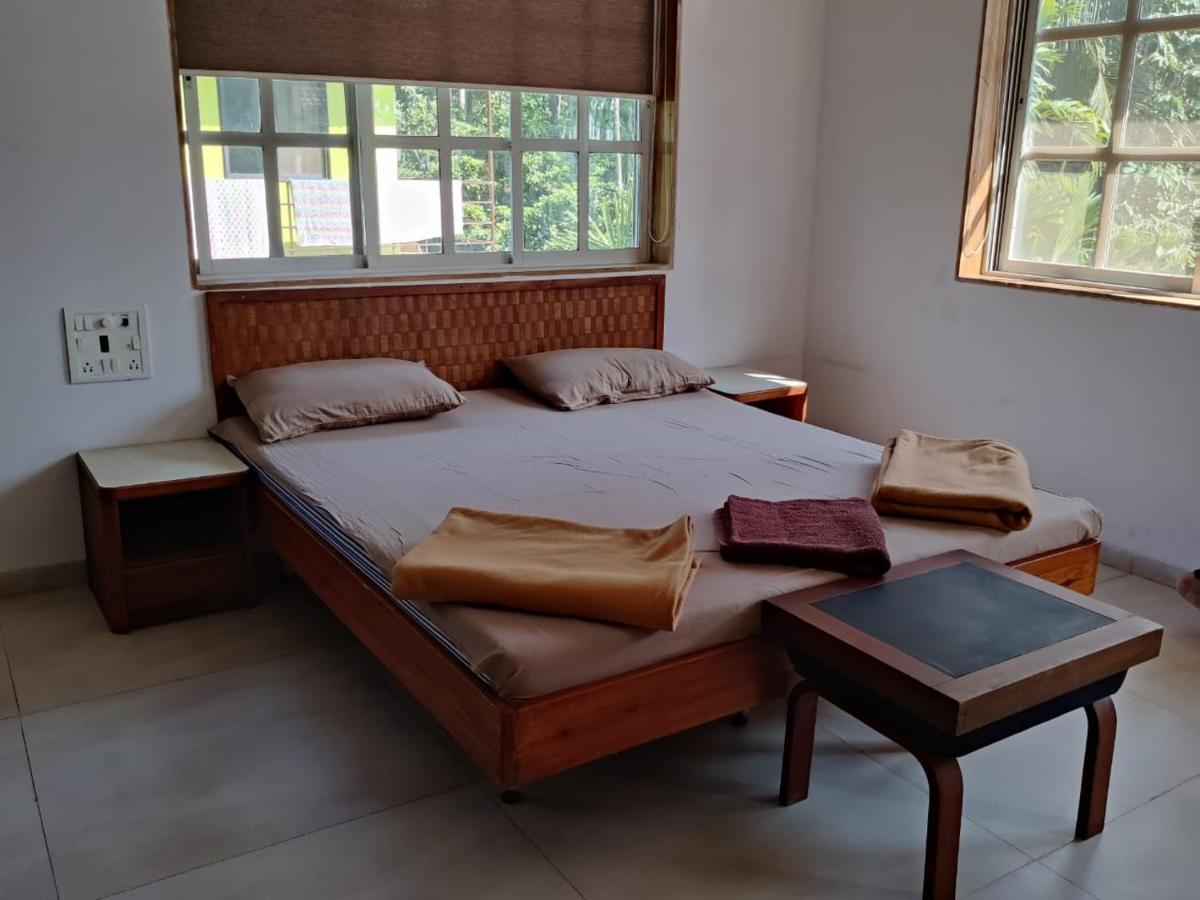 White House Beach Resort, Nagaon 외부 사진