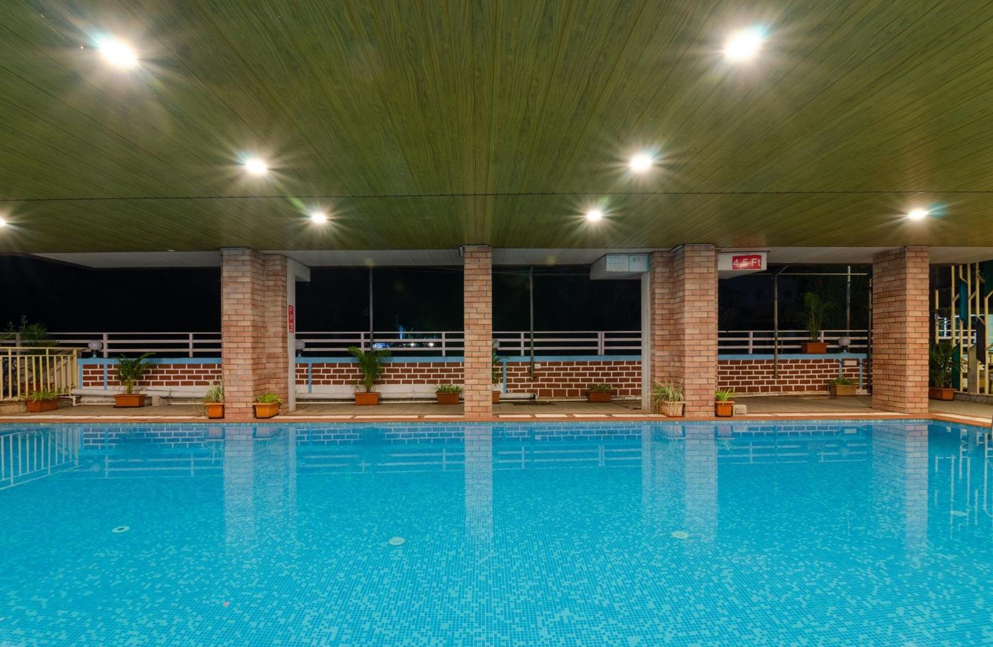 White House Beach Resort, Nagaon 외부 사진
